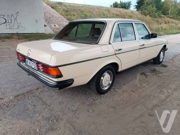 Mercedes-Benz W123 (1981) Zdjęcia z zewnątrz