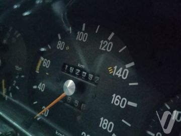 Mercedes-Benz W123 (1981) Inside