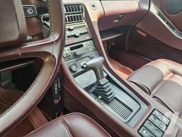Porsche 928 (1986) Inside