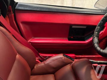 Chevrolet Corvette (1987) Wnętrze