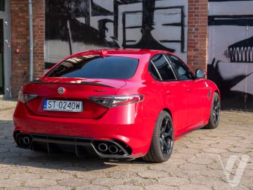 Alfa Romeo Giulia (2021) Zdjęcia z zewnątrz