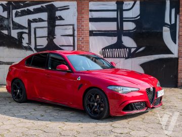 Alfa Romeo Giulia (2021) Zdjęcia z zewnątrz