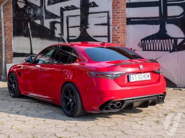 Alfa Romeo Giulia (2021) Zdjęcia z zewnątrz