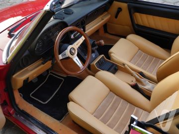 Alfa Romeo Spider (1991) Wnętrze