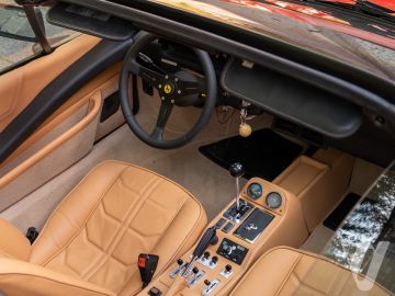 Ferrari 308 (1982) Inside