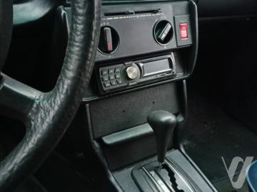 Mercedes-Benz W123 (1981) Inside