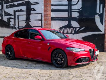 Alfa Romeo Giulia (2021) Zdjęcia z zewnątrz