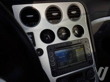 Alfa Romeo Spider (2007) Wnętrze