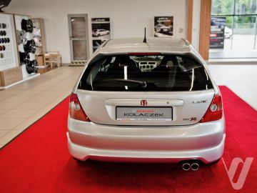 Honda Civic (2004) Outside