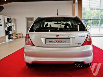 Honda Civic (2004) Outside