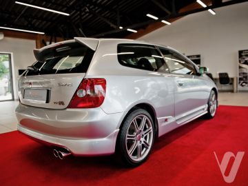 Honda Civic (2004) Outside