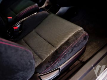 Honda Civic (2004) Inside