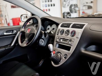Honda Civic (2004) Inside