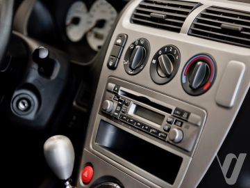 Honda Civic (2004) Inside