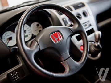 Honda Civic (2004) Inside