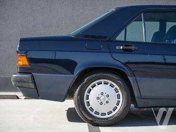 Mercedes-Benz W201 (1991) Zdjęcia z zewnątrz
