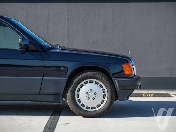Mercedes-Benz W201 (1991) Zdjęcia z zewnątrz