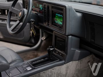 Buick Reatta (1989) Wnętrze