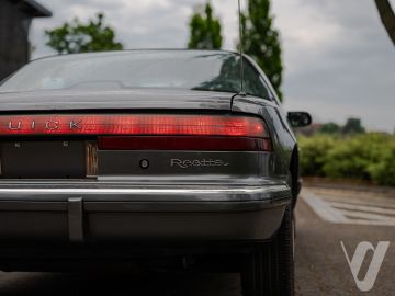 Buick Reatta (1989) Zdjęcia z zewnątrz