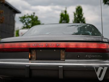 Buick Reatta (1989) Zdjęcia z zewnątrz