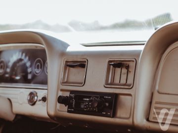 Chevrolet Apache (1963) Inside