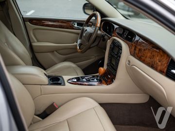Jaguar XJ (2005) Wnętrze