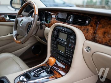 Jaguar XJ (2005) Wnętrze
