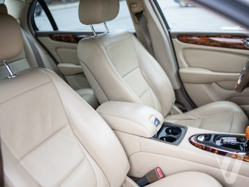 Jaguar XJ (2005) Wnętrze