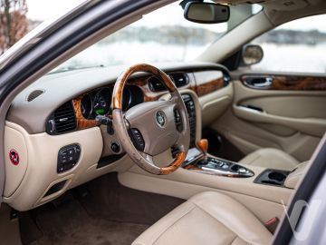 Jaguar XJ (2005) Wnętrze