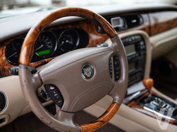 Jaguar XJ (2005) Wnętrze