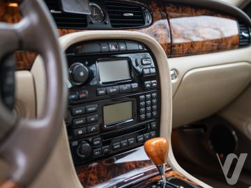 Jaguar XJ (2005) Wnętrze