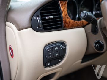 Jaguar XJ (2005) Wnętrze