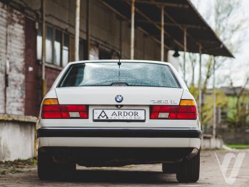 BMW Seria 7 (1990) Zdjęcia z zewnątrz