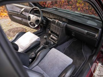 Lancia Delta (1995) Wnętrze