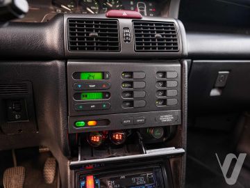 Lancia Delta (1995) Wnętrze