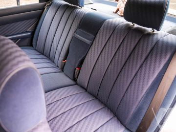 Mercedes-Benz W126 (1986) Inside