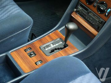 Mercedes-Benz W126 (1986) Inside