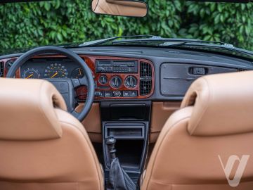 Saab 900 (1995) Wnętrze