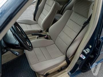 Mercedes-Benz W201 (1991) Wnętrze