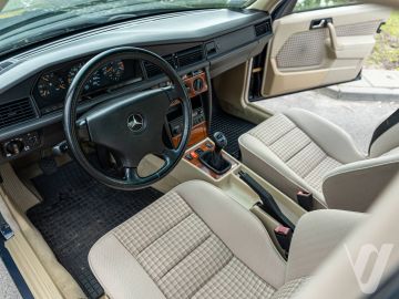 Mercedes-Benz W201 (1991) Wnętrze