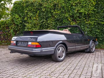 Saab 900 (1995) Zdjęcia z zewnątrz