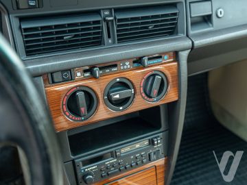 Mercedes-Benz W201 (1991) Wnętrze