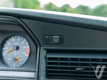 Mercedes-Benz W201 (1991) Wnętrze