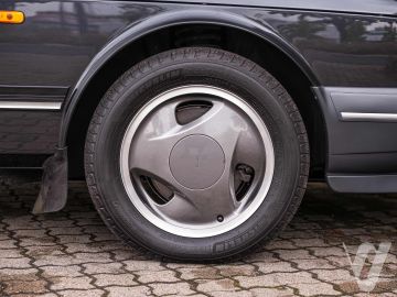 Saab 900 (1995) Zdjęcia z zewnątrz