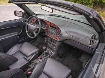 Saab 9-3 (2002) Wnętrze