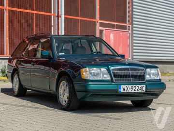 Mercedes-Benz W124 (1995) Outside