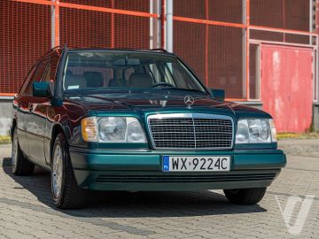 Mercedes-Benz W124 (1995) Outside