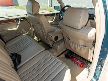 Mercedes-Benz W124 (1995) Inside