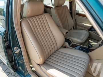 Mercedes-Benz W124 (1995) Inside