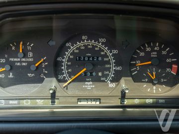 Mercedes-Benz W124 (1995) Inside